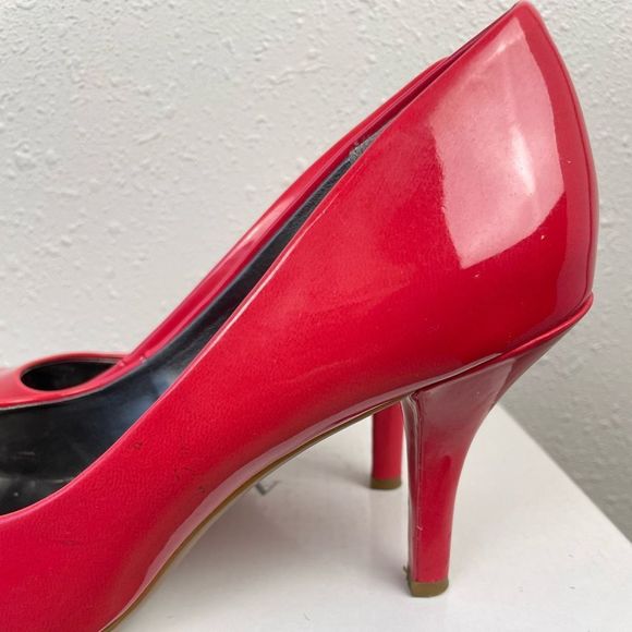 Alfani StepnFlex Red Heels Size 8M - Picture 4 of 10